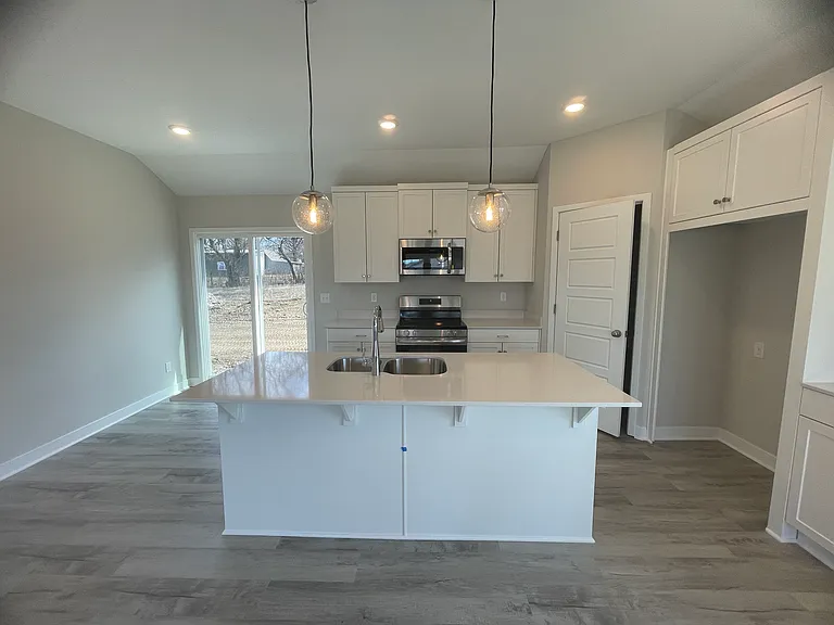 3449 SE Corbin Dr — Photo 5