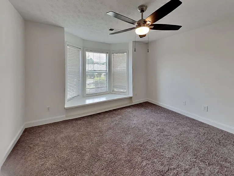 4000 Moore Creek Dr — Photo 15