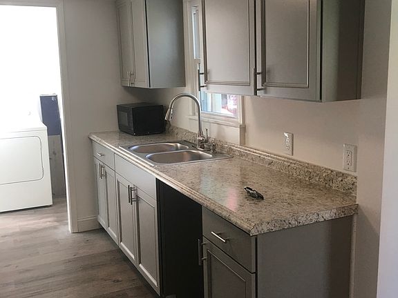 4th image of 124 W Lee Ave