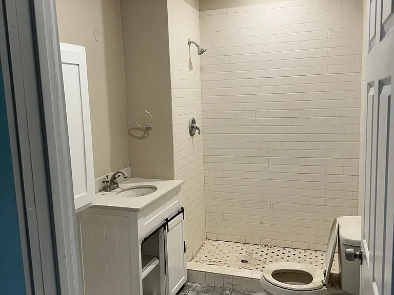 2739 Stark St — Photo 2