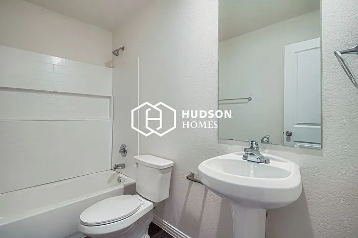 417 Carver Ave — Photo 11