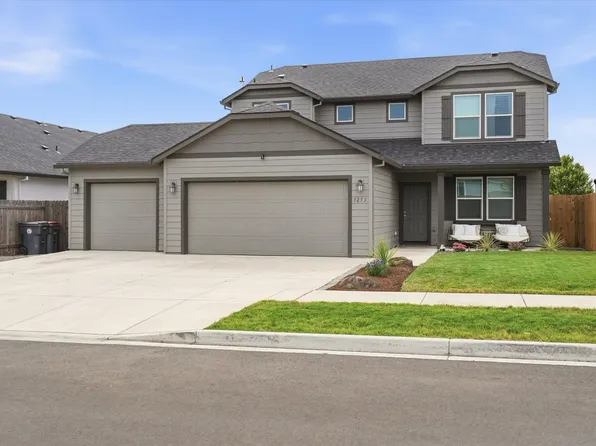 3253 Corden St, Medford, OR 97504