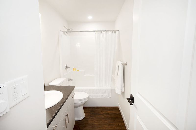 Winnipeg Apartment for rent - 4 Bedrooms — photo 49