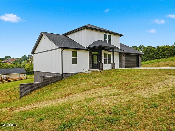 2nd image of 415 Sunrise Ridge Dr