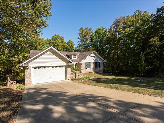 4th image of 1949 The Woods Cir