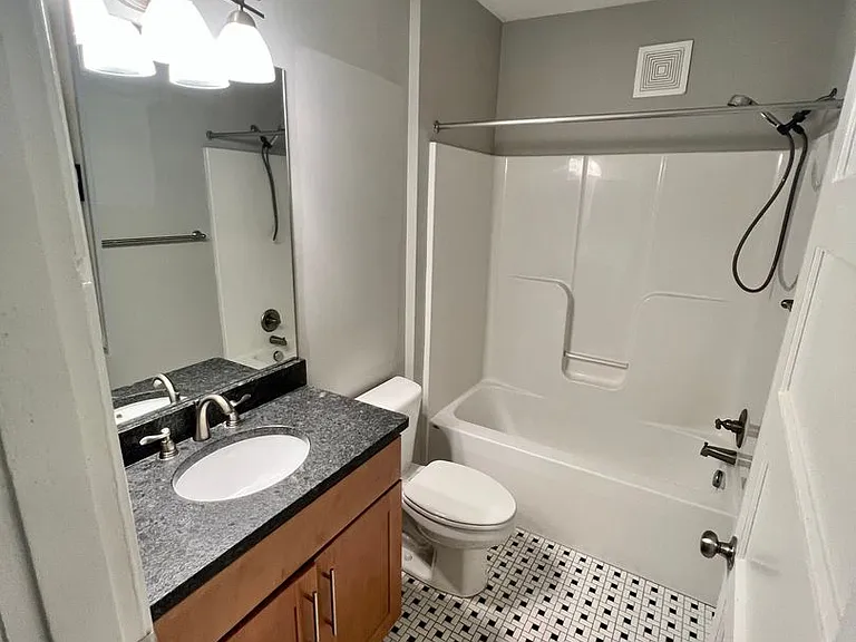 3020 Park Ave — Photo 7