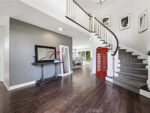 5th image of 282 N Willow Springs Rd