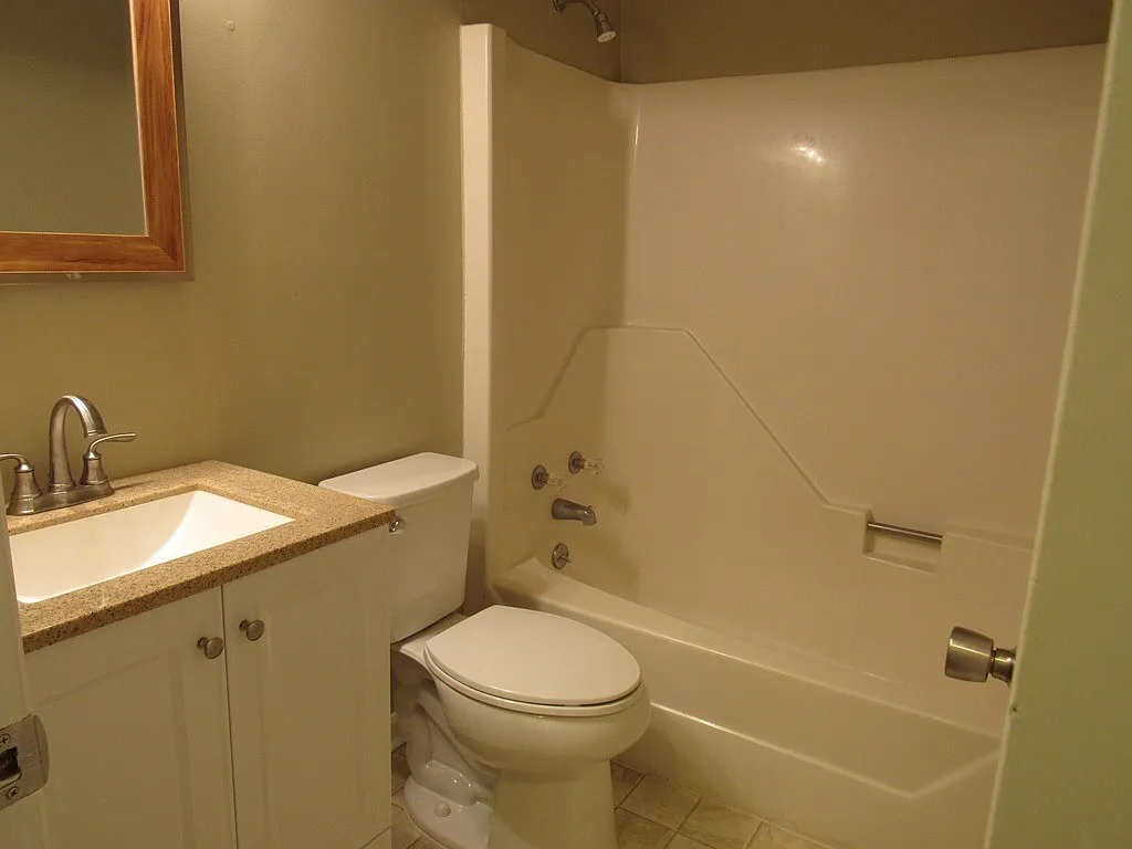 2 BR 1.5 BA Duplex in Twinwood — Photo 4