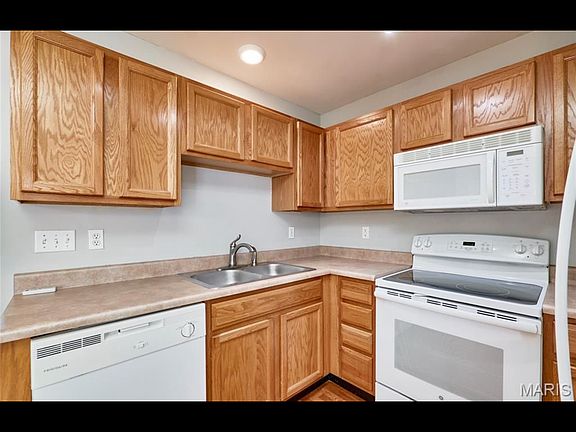 5th image of 841 Boardwalk Springs Pl