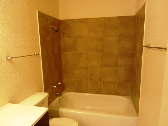 Main Bathroom Tub
