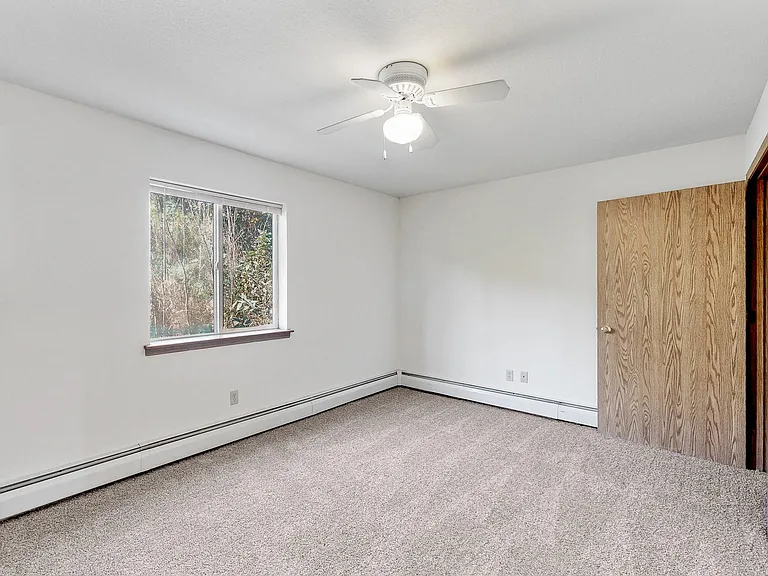 Ashford Apartments — Photo 38