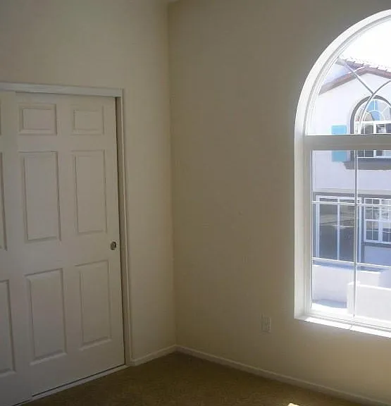315 Dolphin Ln #3 — Photo 5