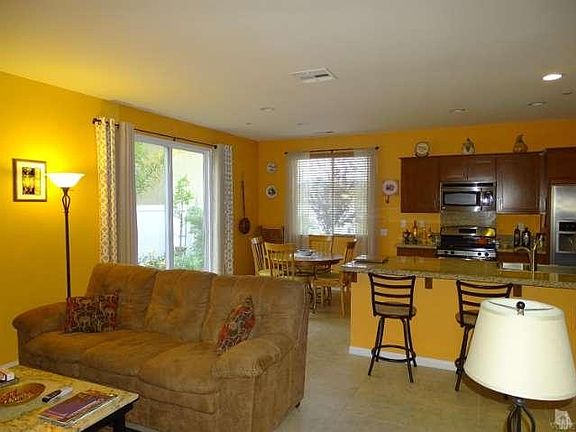 4th image of 227 Driftwood St