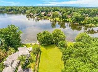 196 Wilmot Rd, New Rochelle, NY 10804