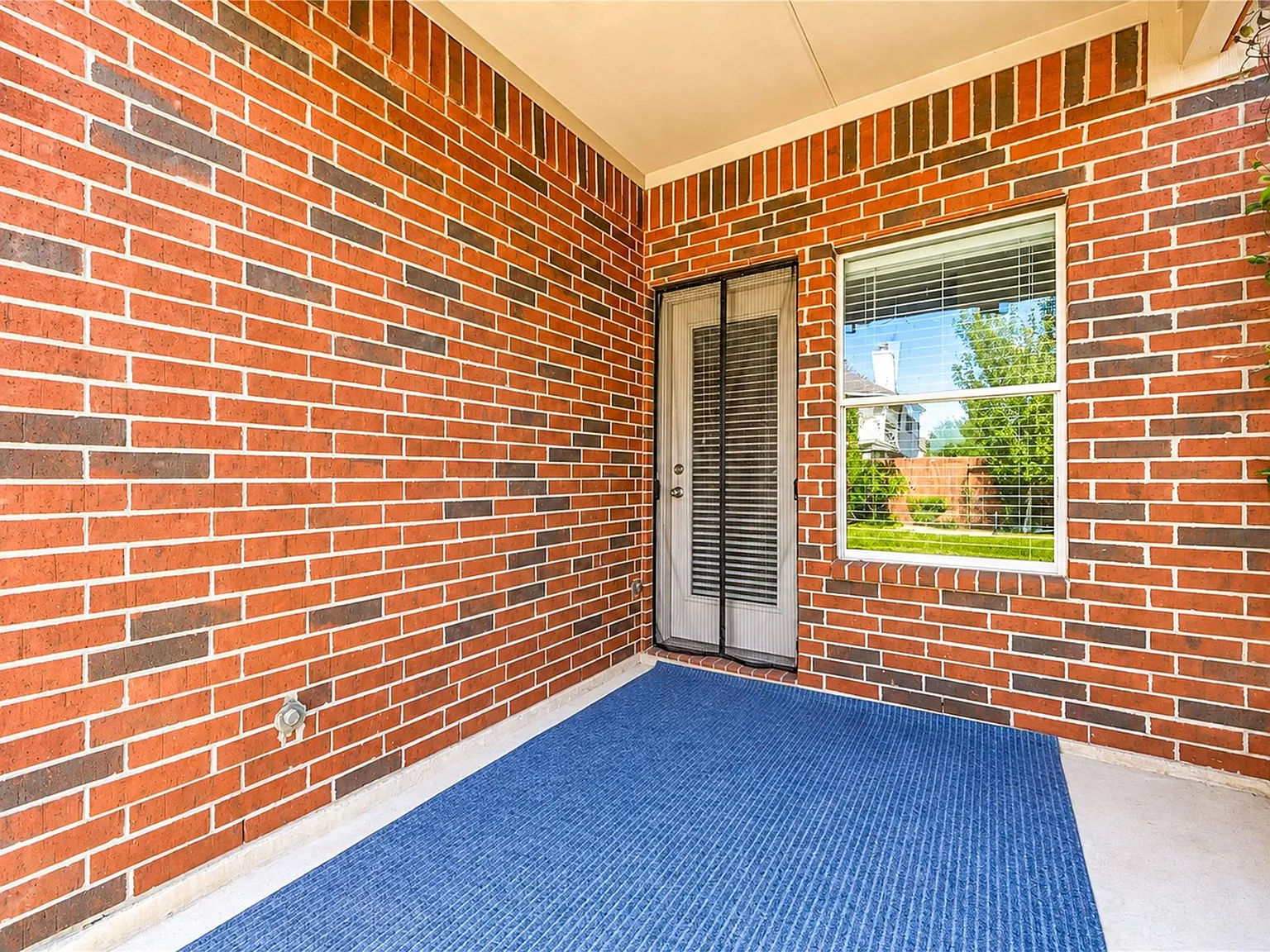 4 bed, 2.5 bath, 2608 sqft, $2,950 — Photo 4