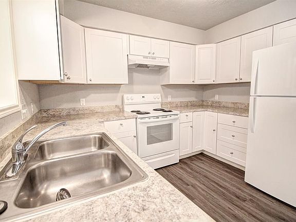 5th image of 10029 Emerald Creek Dr