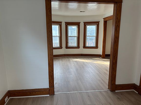 2nd image of 29 Mount Vernon Ave