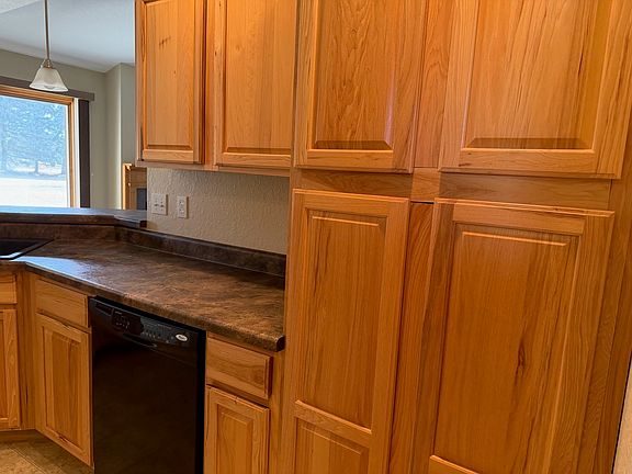 4th image of 713 Birch St