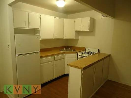 Rented by KVNY Soho | media 13