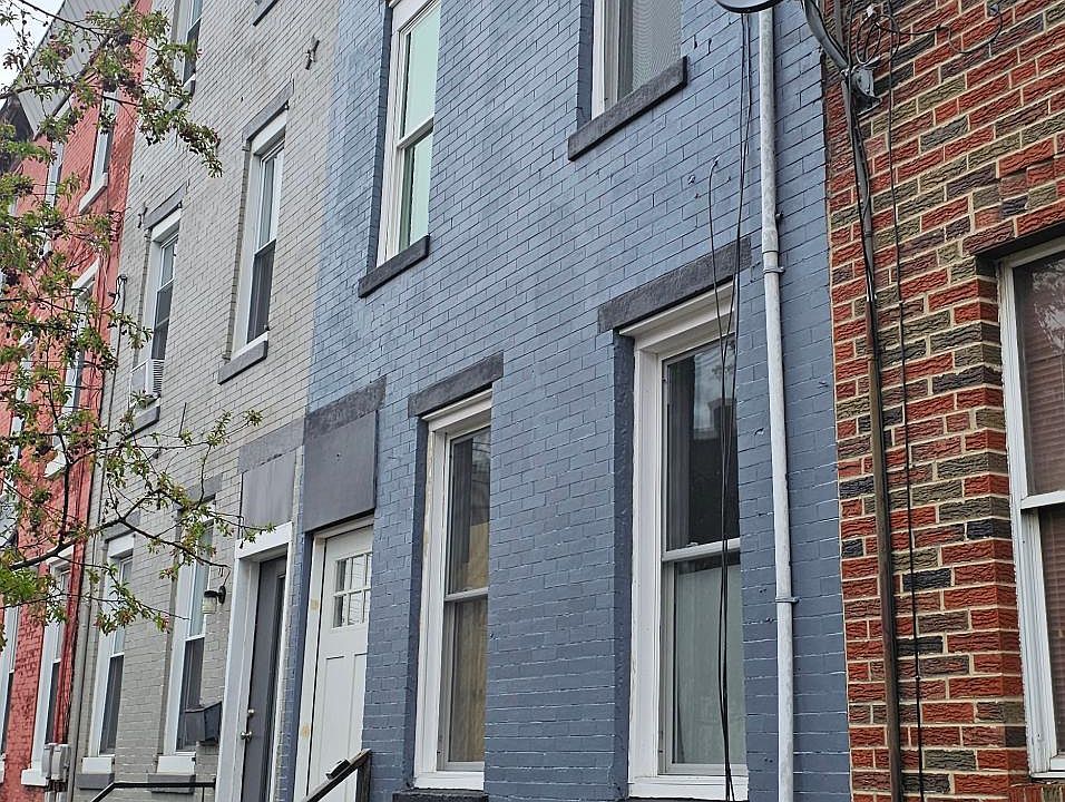 Front of townhome