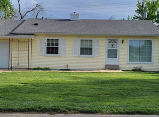 27 Calumet Dr, Saint Peters, MO 63376