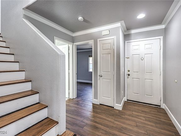 5th image of 5299 Emelita St