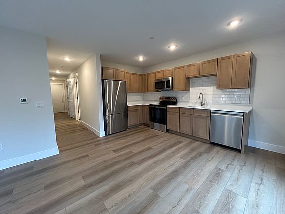 4th image of 34 Bailey Ave #201