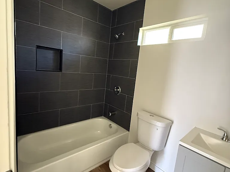 486 N Concord St #486 — Photo 2
