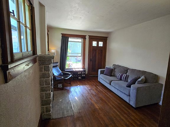 3rd image of 307 White Ave