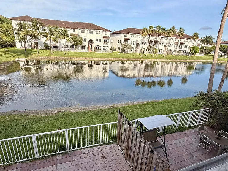 8965 NW 98th Ave — Photo 3
