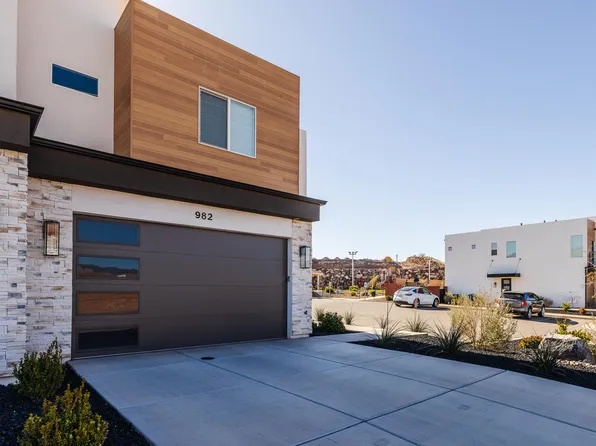 982 E Desert Cactus Dr, Washington, UT 84780
