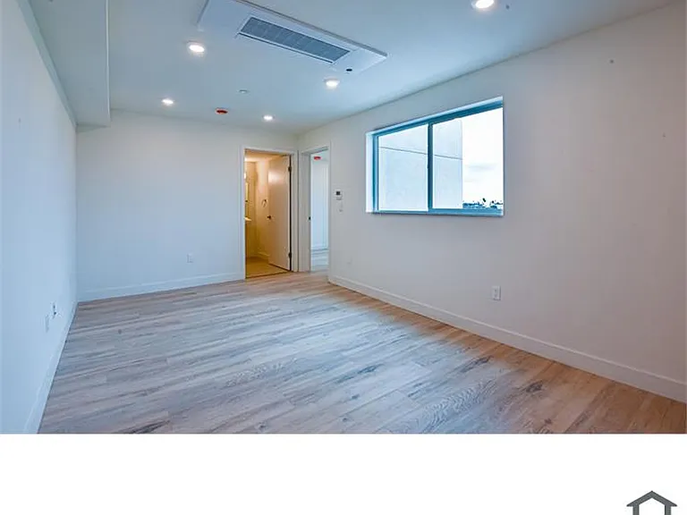 7410 S Avalon Blvd — Photo 9