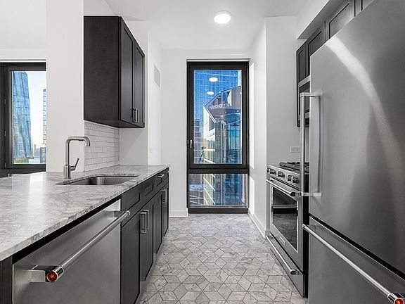 5th image of 21 W End Ave APT 2604