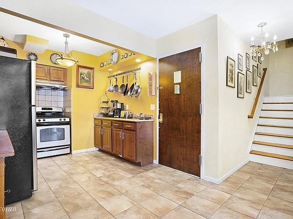 3rd image of 2333 31st Ave APT 5B