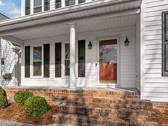 4th image of 627 Winterfield Drive