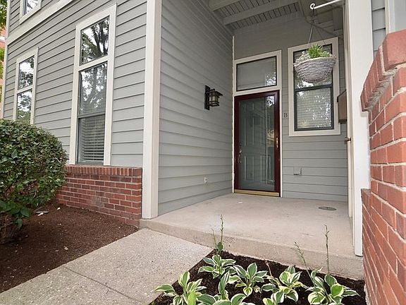 224 E 13th Street, Unit#B, Indianapolis, IN 46202. A ten minute walk puts the owner in the center of downtown Indianapolis. Close to shopping, the theatre district, banking and fine dining.