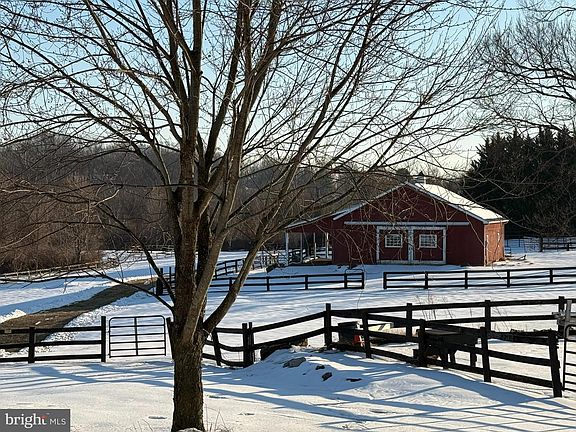 2nd image of 240 Glendobbin Rd