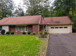 4889 E Park Dr, North Olmsted, OH 44070