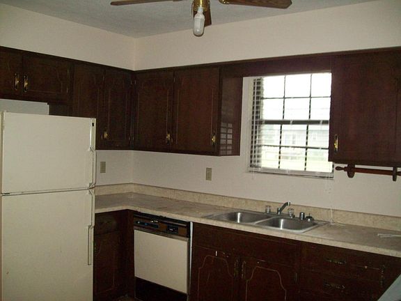 2nd image of 920 Timberwood Dr