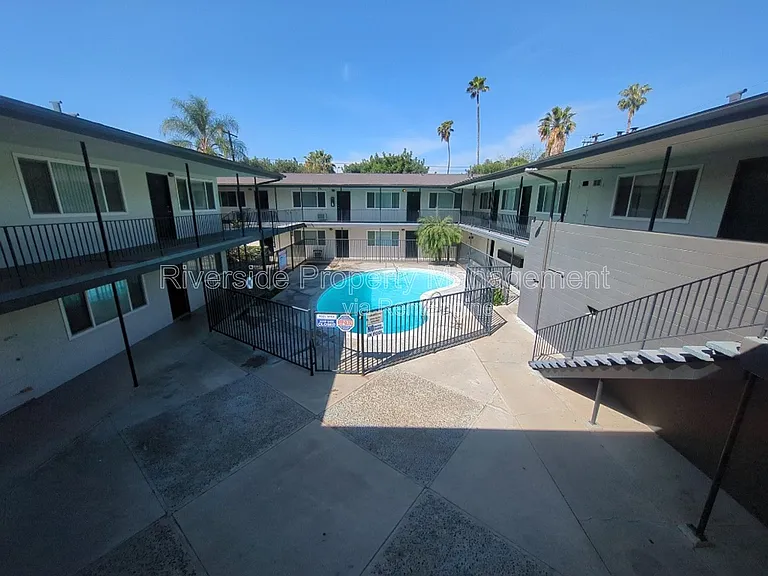 1881 Loma Vista St #8 — Photo 5