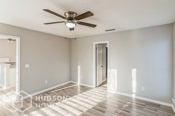 245 Lake Forest Dr — Photo 8