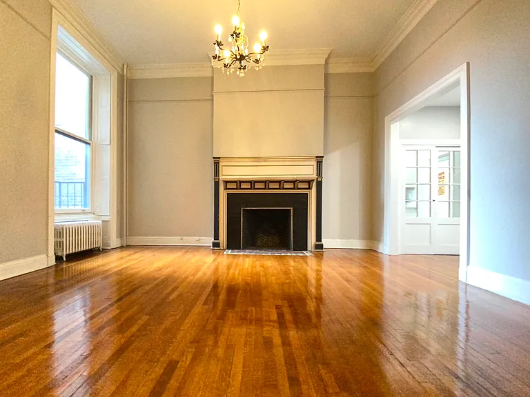 16 W Mount Vernon Pl #2B — Photo 1