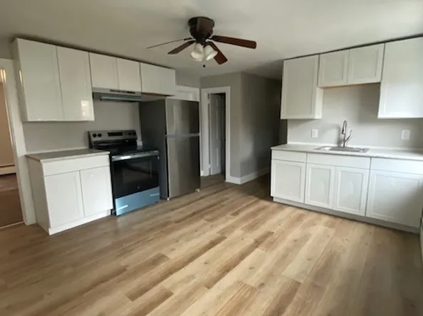 31 Tyler Ave, Plainville, CT 06062