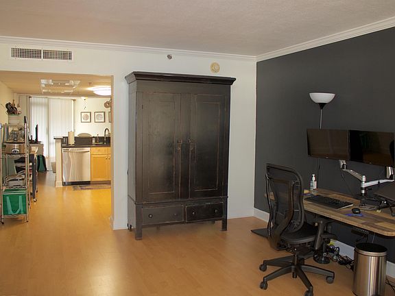 5th image of 151 E Washington St Unit 315-1