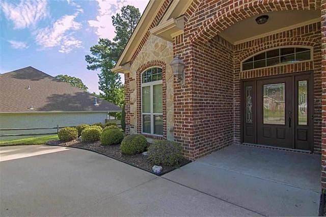 1st image of 106 Willow Brook Dr