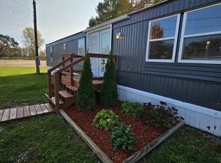203 S Sterling St, Ashley, MI 48806