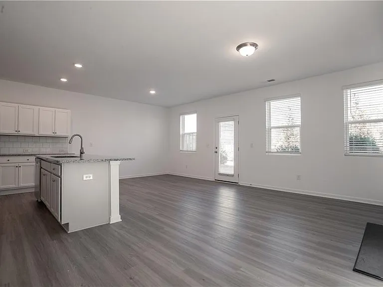 5935 Osgood Pl — Photo 6