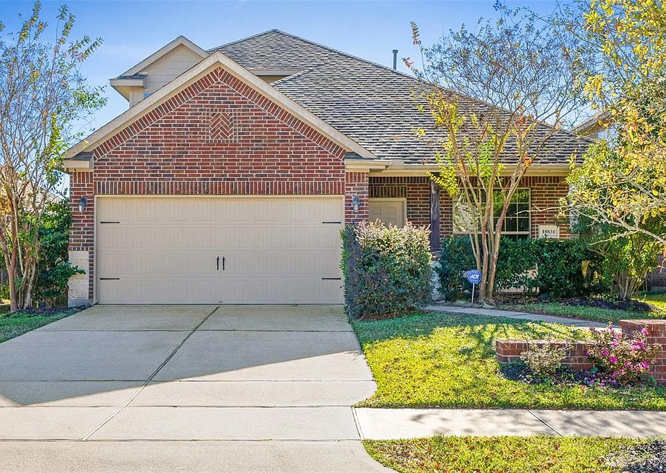 1st image of 18831 Cove Pointe Dr