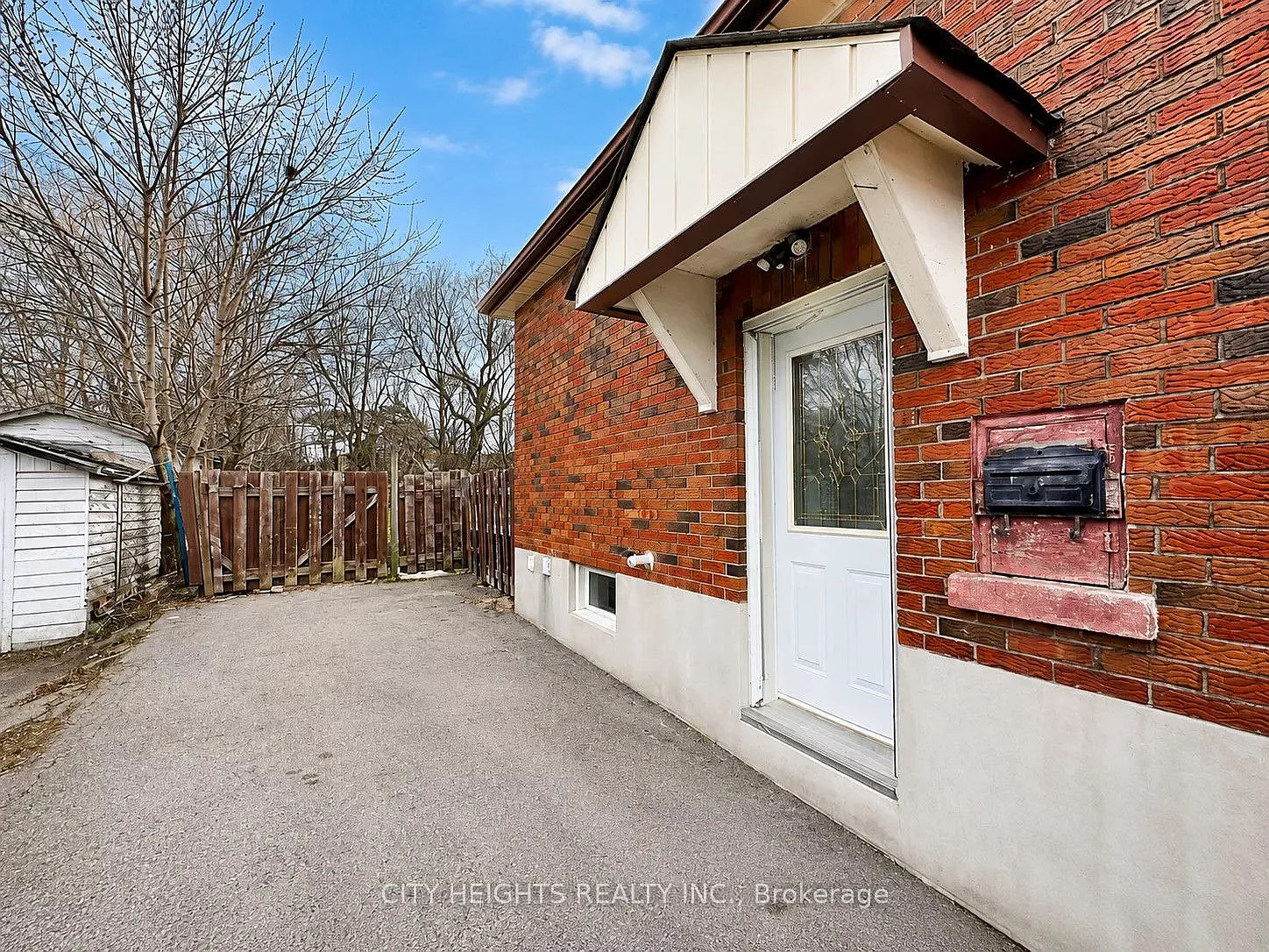 2 bed, $1,600 — Photo 1