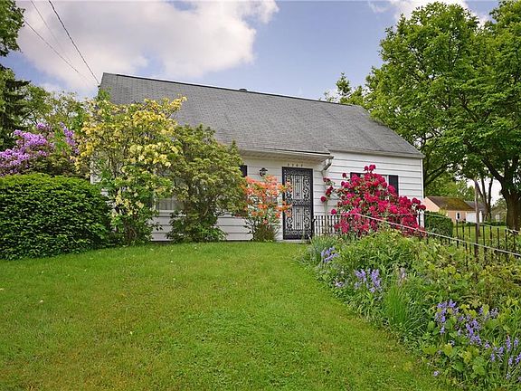 3rd image of 2307 Schubert St